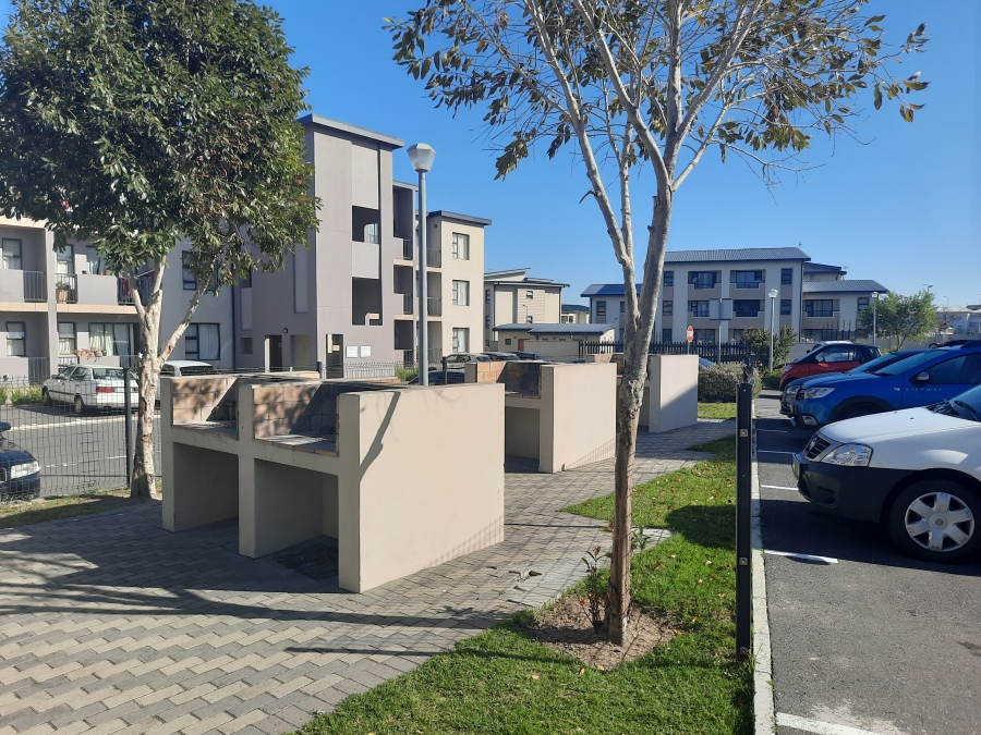 To Let 2 Bedroom Property for Rent in Burgundy Estate Western Cape